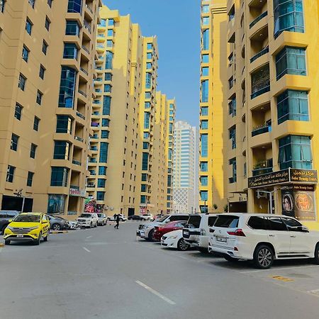 Lux Living Room Ajman Ngoại thất bức ảnh